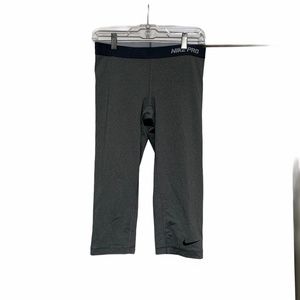 Nike Pro Cropped Leggings Base Layer in Grey MD